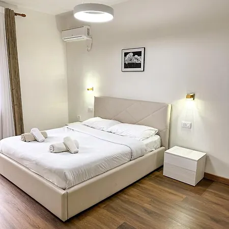 Apartment Blloku By Siaapartments *